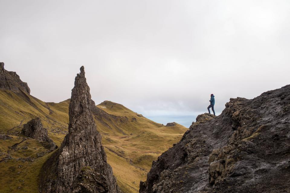 guy, man, people, hiking, trekking, outdoors, adventure, fitness, mountains, cliffs, hills, sky, clouds, cloudy, valleys, nature