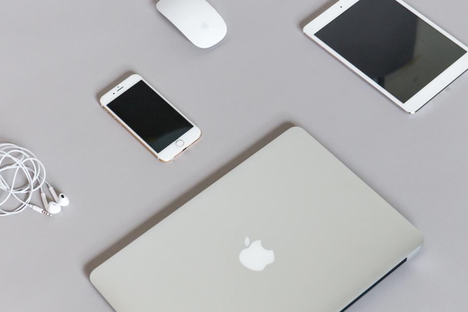 macbook, laptop, computer, iphone, mobile, smartphone, cell phone, tablet, ipad, technology, objects, mouse, headphones, earbuds, office, desk, business, work