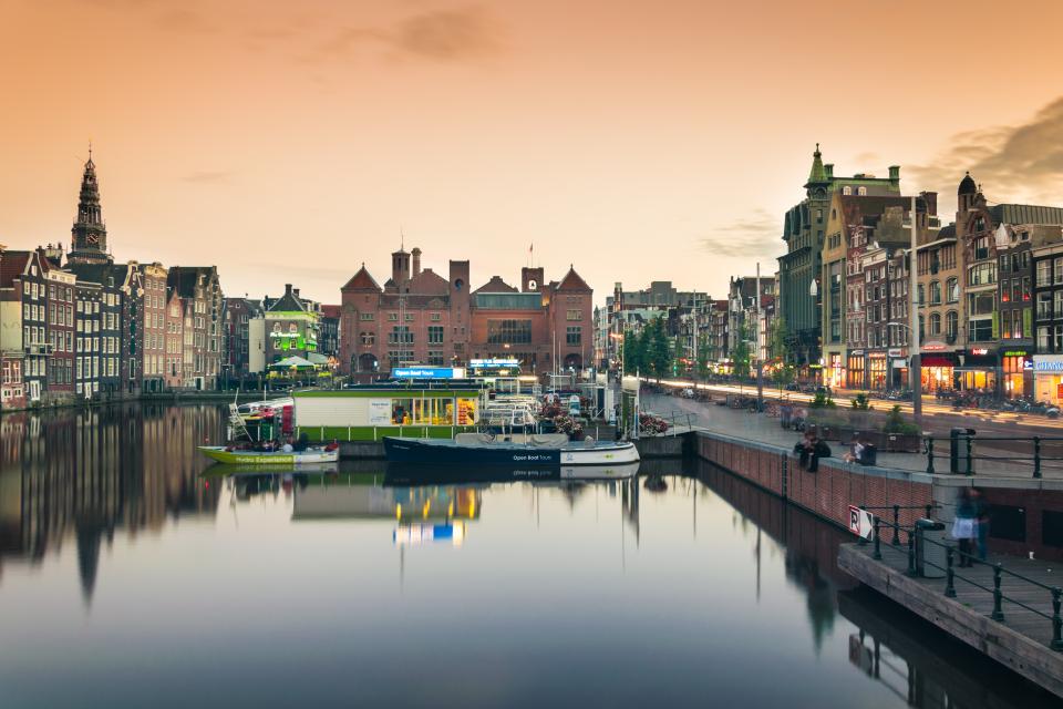 architecture, buildings, city, water, lake, river, reflection, boats, damrak, holland, amsterdam, netherlands, travel, europe